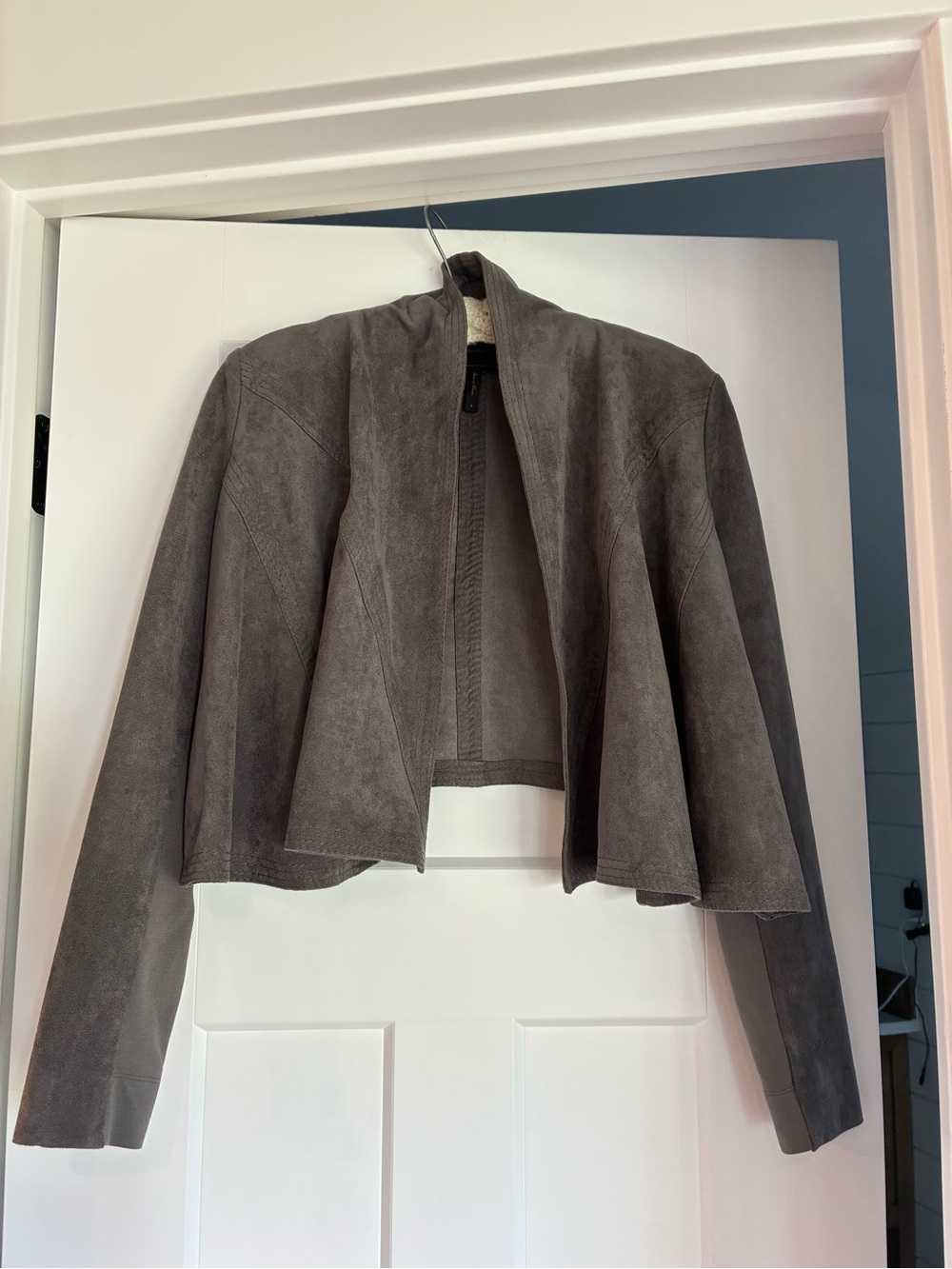 BCBG Gray vegan suede Open-Front Cropped Jacket Jimmy Moto small flowy